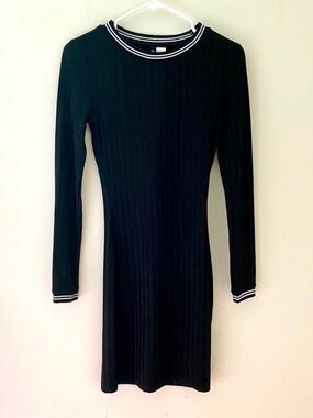 H&M Black Long Sleeve Ribbed Bodycon Dress with White Trim Size 6